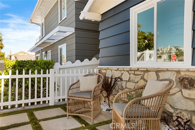 1585 Miramar Drive, Newport Beach CA: https://media.crmls.org/medias/56d11992-f332-4858-a66e-501f07555cff.jpg