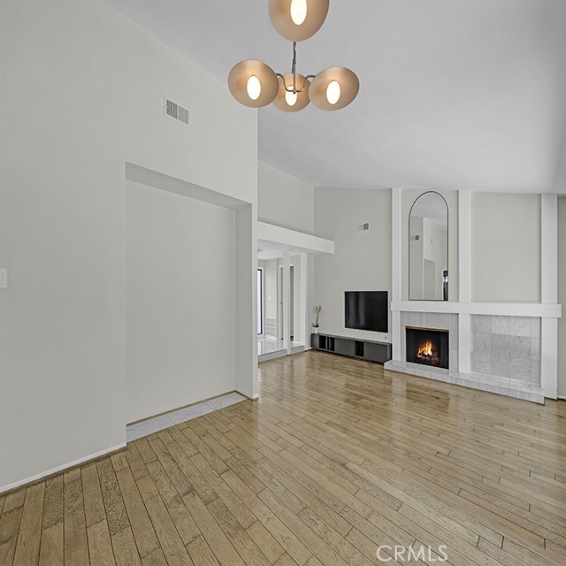 23020 Wrencrest Drive, Calabasas CA: https://media.crmls.org/medias/56d1548b-6b3e-496d-85c8-31985ecdad43.jpg