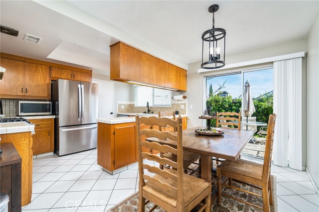 Detail Gallery Image 11 of 36 For 8749 Calle Quebrada, Rancho Cucamonga,  CA 91730 - 3 Beds | 2 Baths