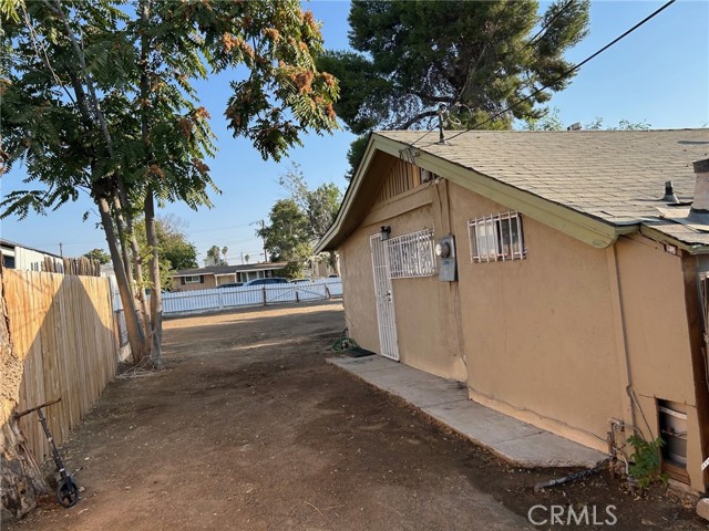 Detail Gallery Image 3 of 12 For 111 Warren, Bakersfield,  CA 93308 - 2 Beds | 1 Baths