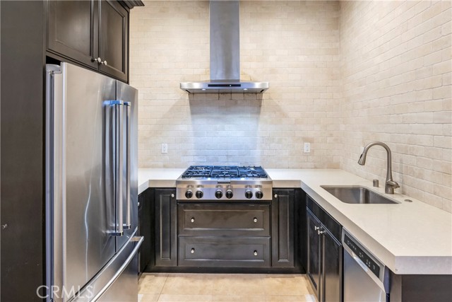 56d281a3 39f2 4108 B159 0300bdc816e9