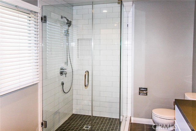 Detail Gallery Image 17 of 25 For 19756 Collier St, Woodland Hills,  CA 91364 - 4 Beds | 2/1 Baths