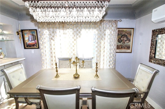 207 Santa Ana Avenue, Long Beach CA: https://media.crmls.org/medias/56d2cc2f-0f01-4f22-aecc-385612e23598.jpg