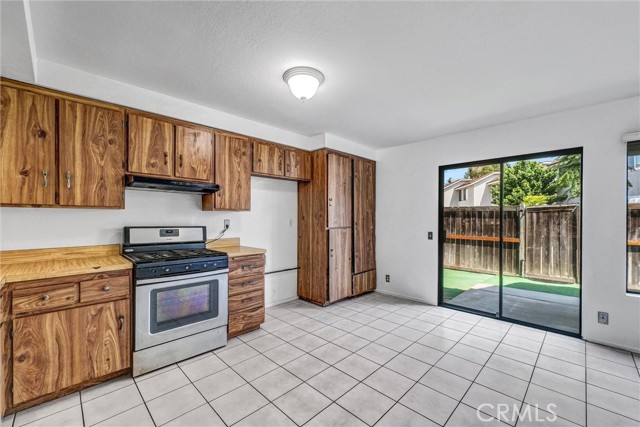 25885 Trabuco Road, Lake Forest CA: https://media.crmls.org/medias/56d300a3-8c2f-42c8-8578-e49656d836c9.jpg