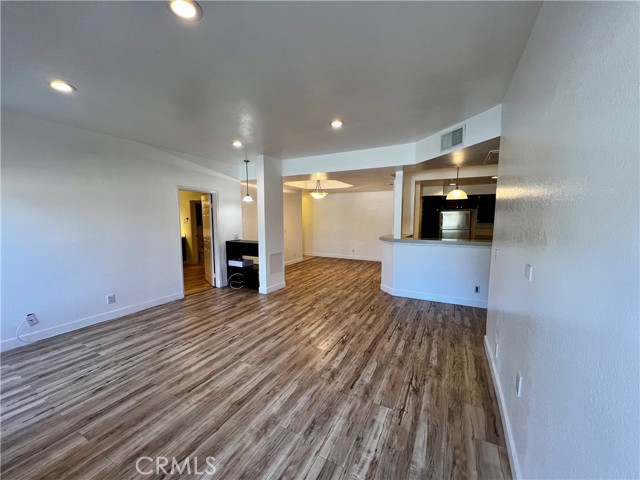5420 Sylmar Avenue, 201 photo 7