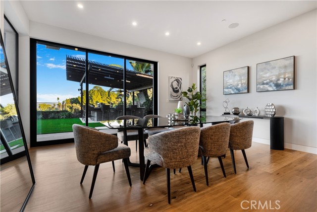 Detail Gallery Image 11 of 47 For 18296 Karen Dr, Tarzana,  CA 91356 - 5 Beds | 6 Baths