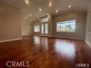 Detail Gallery Image 4 of 35 For 4912 Hesperia Ave, Encino,  CA 91316 - 3 Beds | 3 Baths