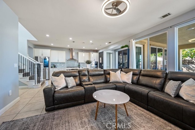 Detail Gallery Image 13 of 48 For 850 Romneya, Santa Maria,  CA 93455 - 5 Beds | 3 Baths