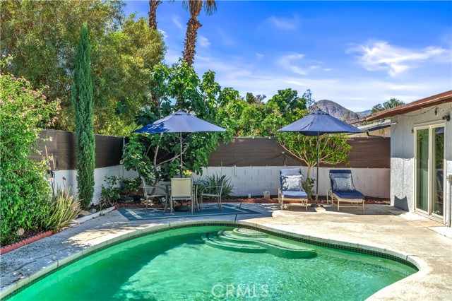 43160 Virginia Avenue, Palm Desert CA: https://media.crmls.org/medias/56d5703c-3909-4a1c-b32b-b1e316882a03.jpg