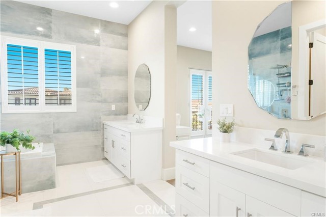 Detail Gallery Image 23 of 30 For 10178 Lightbreeze Cir, Huntington Beach,  CA 92646 - 5 Beds | 5 Baths