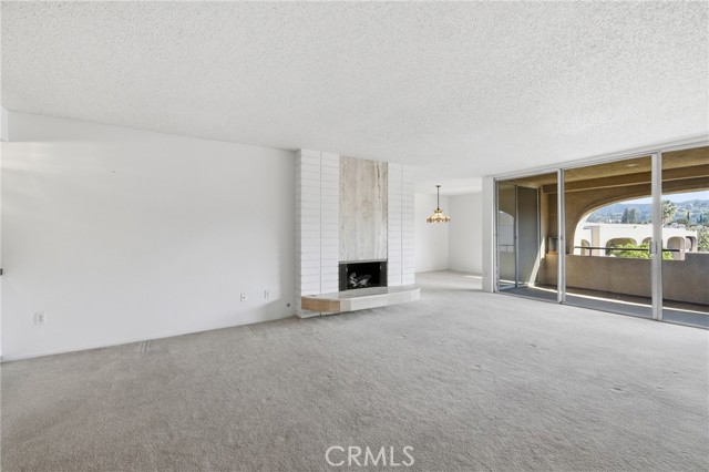 Detail Gallery Image 5 of 50 For 5330 Lindley Ave #305,  Encino,  CA 91316 - 2 Beds | 2 Baths