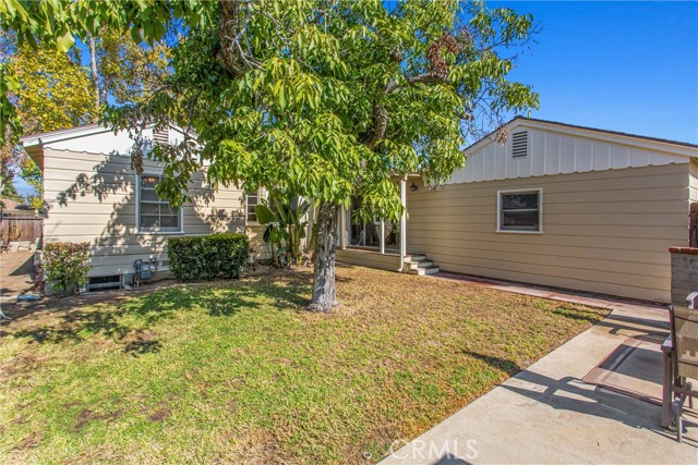 838 838 College Ave, Redlands CA: https://media.crmls.org/medias/56d5f2be-cf5a-47d4-8cbd-5e0895b9bf45.jpg