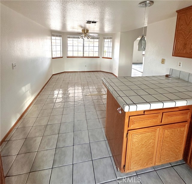 Detail Gallery Image 10 of 26 For 13005 Greensboro, Victorville,  CA 92395 - 3 Beds | 2 Baths