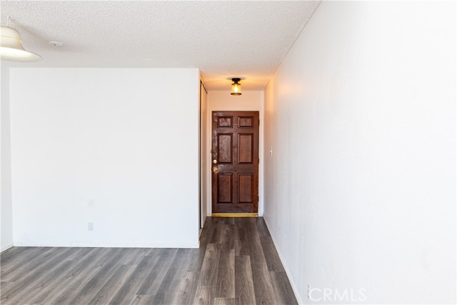 5700 Etiwanda Avenue, Tarzana CA: https://media.crmls.org/medias/56d7411a-1da5-46d2-a797-1b6a961c75d2.jpg
