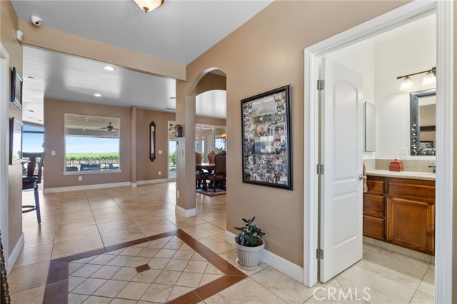 38792 Comanche Point Road, Arvin CA: https://media.crmls.org/medias/56d758ac-0ed8-4fbd-9c3e-338ec6e8fd26.jpg