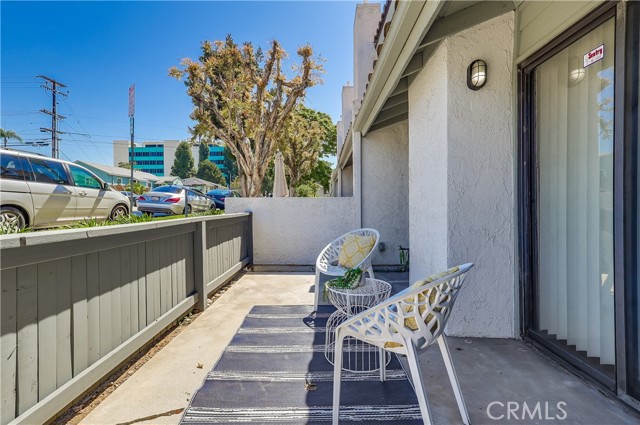 Detail Gallery Image 5 of 59 For 7302 Bright Ave #B,  Whittier,  CA 90602 - 2 Beds | 3 Baths