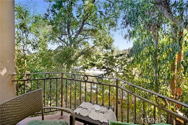 Detail Gallery Image 10 of 35 For 4330 Alhama Dr, Woodland Hills,  CA 91364 - 4 Beds | 3/1 Baths