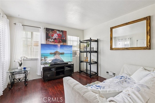 Detail Gallery Image 4 of 23 For 2938 Oakwood, Lynwood,  CA 90262 - 2 Beds | 1 Baths