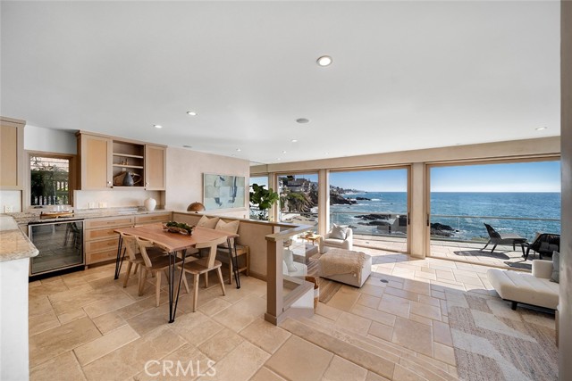 Detail Gallery Image 8 of 74 For 1907 Ocean Way, Laguna Beach,  CA 92651 - 4 Beds | 3/1 Baths