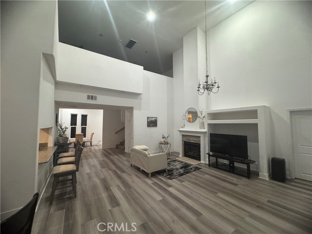 Detail Gallery Image 3 of 4 For 13975 Barker, Apple Valley,  CA 92307 - 5 Beds | 6 Baths