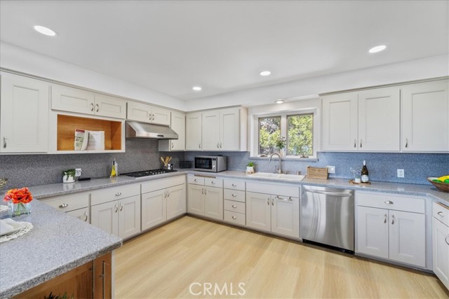 Detail Gallery Image 10 of 60 For 5338 Waldo, Los Angeles,  CA 90041 - 3 Beds | 2 Baths