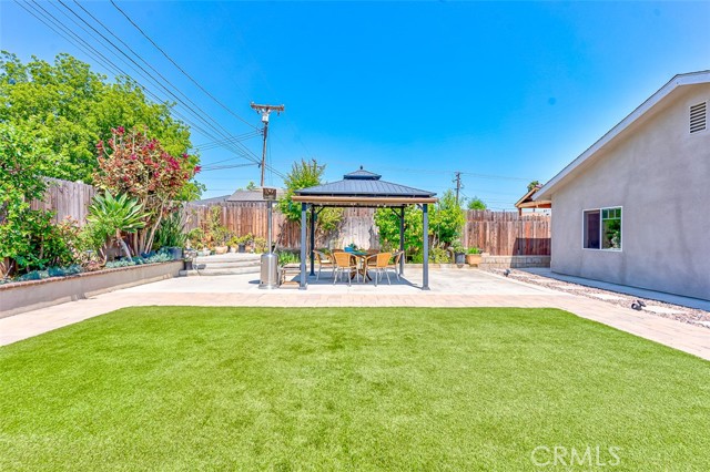 335 E Francis Avenue, La Habra CA: https://media.crmls.org/medias/56db581e-be9a-4be5-885f-4f30e11281bf.jpg