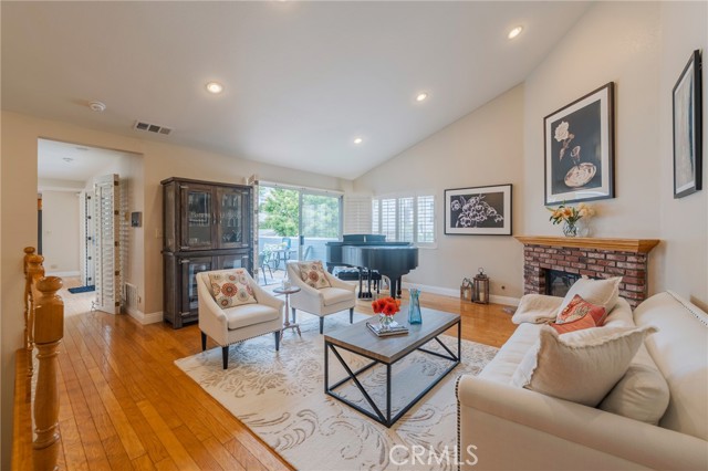 Detail Gallery Image 1 of 43 For 622 N Guadalupe Ave #B,  Redondo Beach,  CA 90277 - 3 Beds | 2/1 Baths