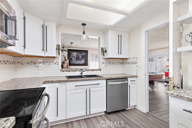 Detail Gallery Image 3 of 57 For 22751 Running Rabbit Ct, Canyon Lake,  CA 92587 - 3 Beds | 2 Baths