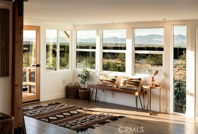 70315 Indian Trail, 29 Palms CA: https://media.crmls.org/medias/56dc8c25-3272-4d78-bab3-cc7329ac7d2f.jpg