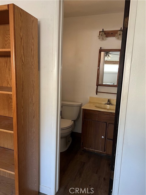 9810 Sharon Avenue, Riverside CA: https://media.crmls.org/medias/56dcabde-a62e-4f4d-b7c2-89e0410b0045.jpg