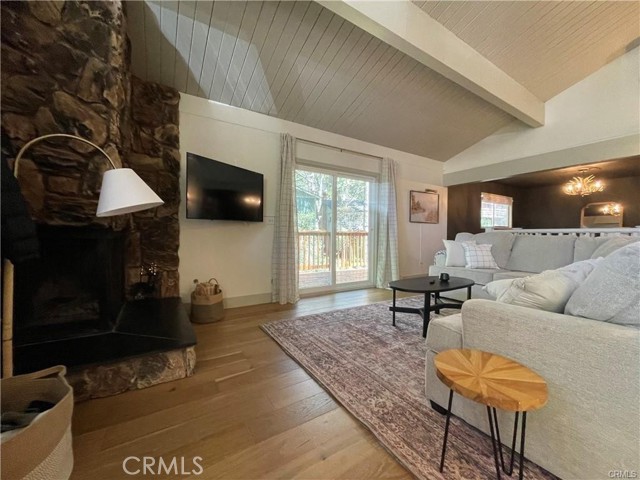 938 Balfrin Drive, Crestline CA: https://media.crmls.org/medias/56dcce09-9f09-47d1-baaa-b63fc89d86d4.jpg