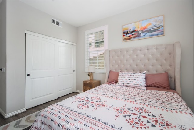 Detail Gallery Image 5 of 18 For 29048 N West Hills Dr, Valencia,  CA 91354 - 4 Beds | 3 Baths
