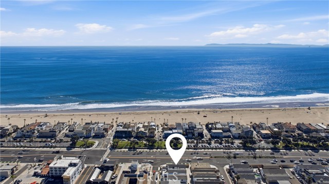 Detail Gallery Image 44 of 49 For 203 Cedar St a & B,  Newport Beach,  CA 92663 - 4 Beds | 3 Baths