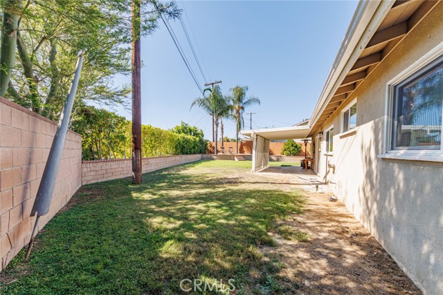 9549 Forbes Ave, Northridge CA: https://media.crmls.org/medias/56ddba9f-ea6c-4207-823a-3b2f8c5348ff.jpg