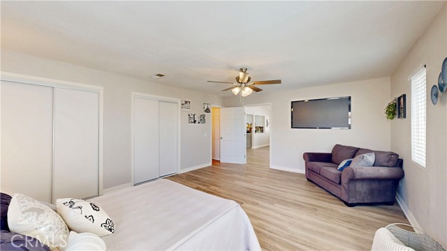 8007 New Salem Street, San Diego CA: https://media.crmls.org/medias/56dddb11-9004-4bf3-903f-e0356c782e63.jpg