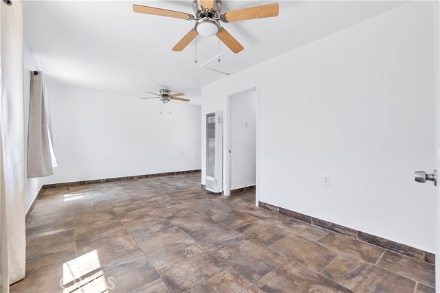 Detail Gallery Image 23 of 36 For 1627 Broad Ave, Wilmington,  CA 90744 - – Beds | – Baths