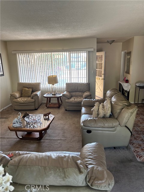 Detail Gallery Image 11 of 15 For 2403 W 116th, Hawthorne,  CA 90250 - 3 Beds | 2 Baths