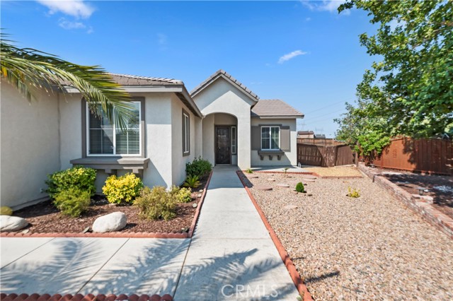 Detail Gallery Image 3 of 31 For 14849 Wigwam Ct, Victorville,  CA 92394 - 5 Beds | 3 Baths