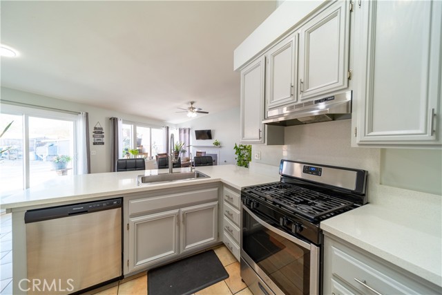 Detail Gallery Image 16 of 37 For 16395 Cuyama Way, Apple Valley,  CA 92307 - 4 Beds | 2/1 Baths