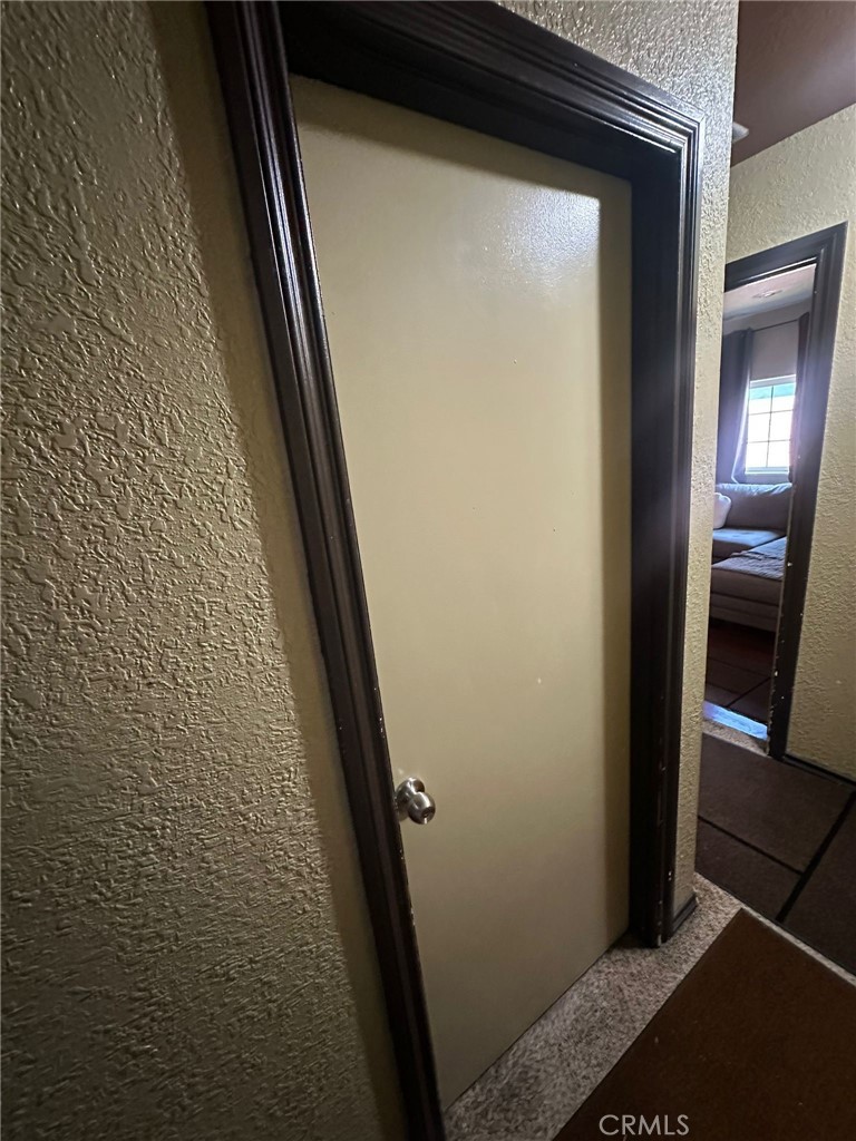 https://media.crmls.org/medias/56e151ae-876d-4657-9a52-6a10fb790dc6.jpg?preset=X-Large
