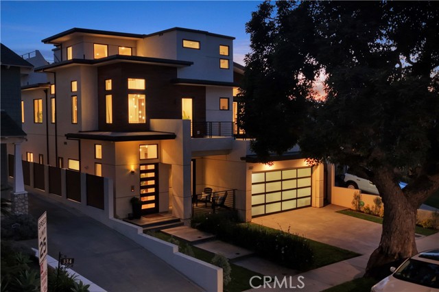 332 Avenue E, Redondo Beach, California 90277, 5 Bedrooms Bedrooms, ,6 BathroomsBathrooms,Residential,For Sale,Avenue E,SB26070979