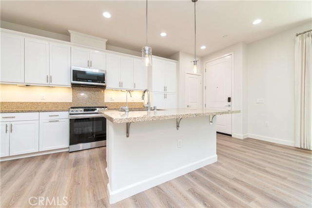 Detail Gallery Image 10 of 41 For 906 El Paseo, Lake Forest,  CA 92610 - 3 Beds | 2/1 Baths