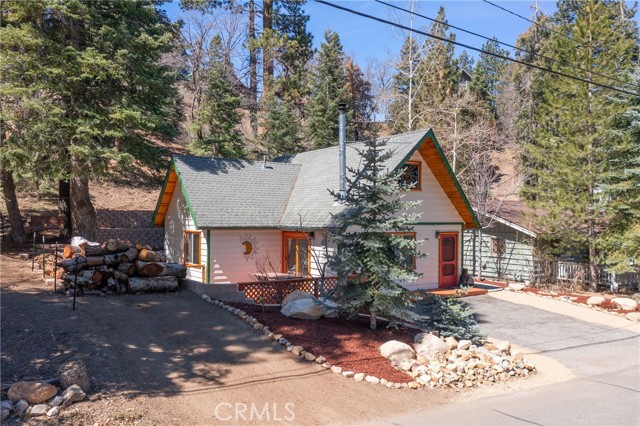Detail Gallery Image 2 of 50 For 43453 Sand Canyon Rd, Big Bear Lake,  CA 92315 - 2 Beds | 2 Baths
