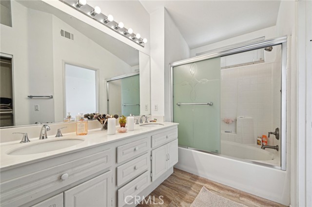 220 S Linhaven Circle, Anaheim CA: https://media.crmls.org/medias/56e27b6e-bf54-4d59-a197-ed4655b26929.jpg
