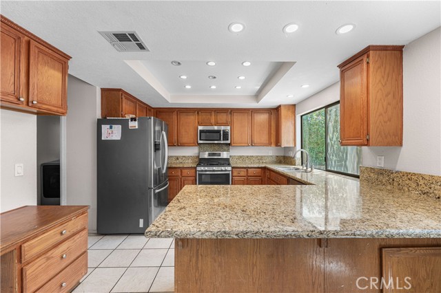 3046 W Avenue J4, Lancaster CA: https://media.crmls.org/medias/56e2a9a2-d9a5-433d-8d97-95bfaba956ca.jpg