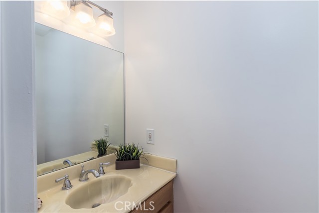 Detail Gallery Image 21 of 25 For 10444 Canoga Ave #27,  Chatsworth,  CA 91311 - 3 Beds | 2/1 Baths