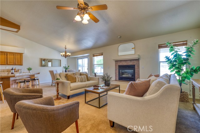 6150 Champagne Lane, Paso Robles CA: https://media.crmls.org/medias/56e468a7-6ad7-42e9-92db-ae05f1ae3860.jpg
