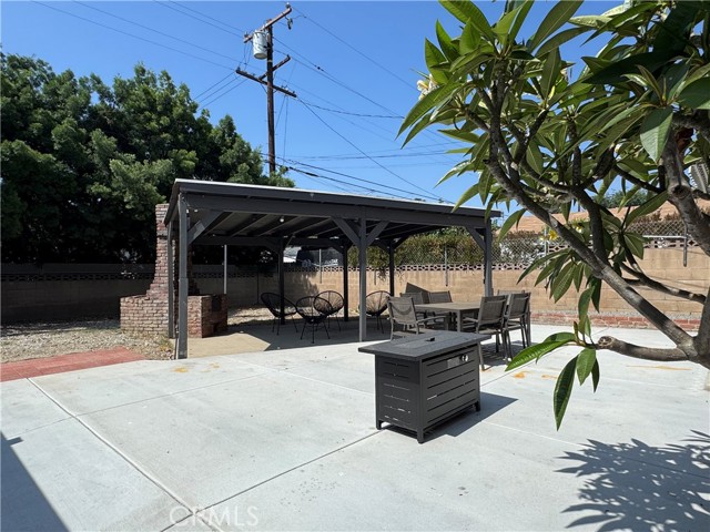 204 E I Street, Ontario CA: https://media.crmls.org/medias/56e5cd9b-0148-437e-8dcf-5bd42baff265.jpg
