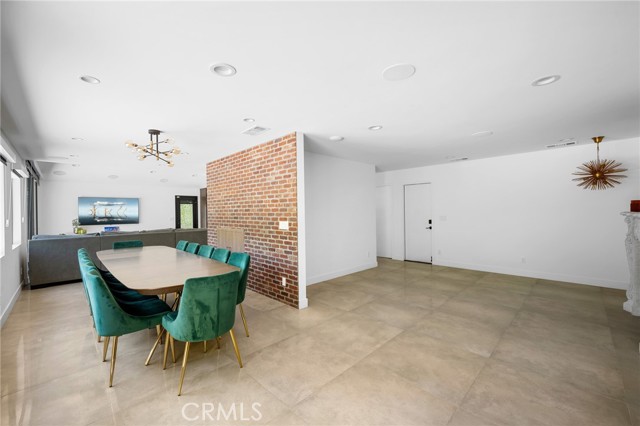 2305 Henrietta Avenue, La Crescenta CA: https://media.crmls.org/medias/56e6587c-a892-4c2f-93ac-0f8b4d2c6e94.jpg