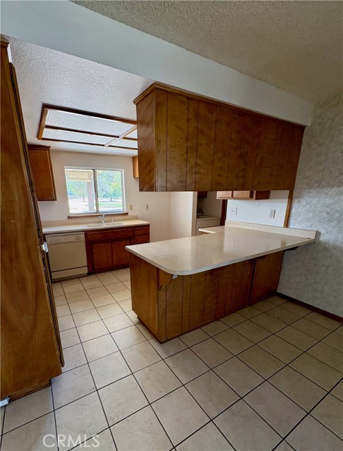 Detail Gallery Image 8 of 32 For 13925 Burning Tree Dr, Victorville,  CA 92395 - 3 Beds | 2 Baths